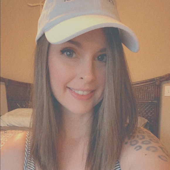 Meet your Posher, Taylor - Picture 2 of 2